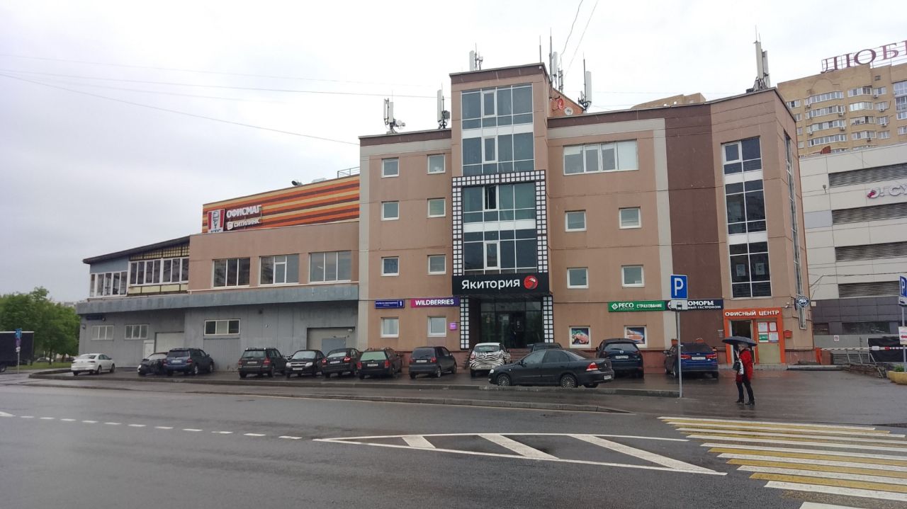 ТЦ на ул. Маршала Полубоярова, 1