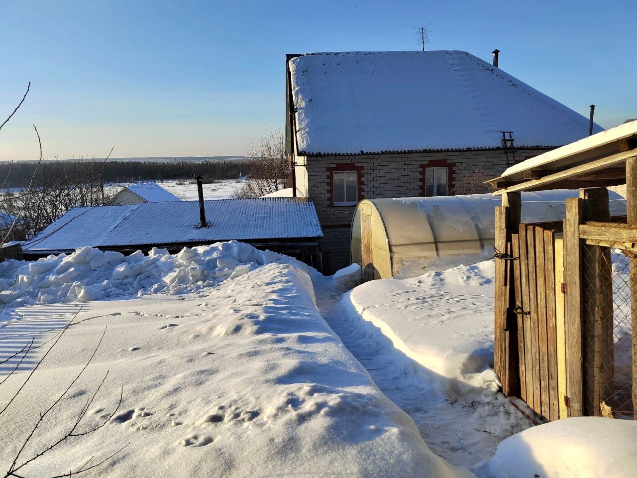 Купить дом на улице Янтарная в поселке Игра, продажа домов - база  объявлений Циан. Найдено 1 объявление