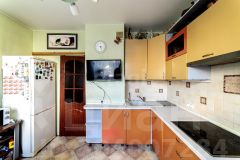 3-комн.кв., 80 м², этаж 3