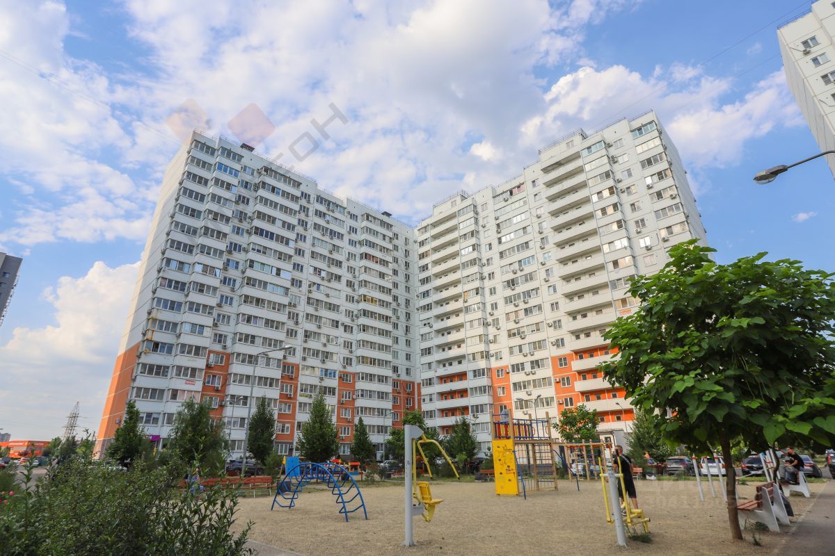 Продажа двухкомнатной квартиры 56,4м² ул. Им. Артюшкова В.Д., 27,  Краснодар, Краснодарский край, Московский микрорайон - база ЦИАН,  объявление 304116055