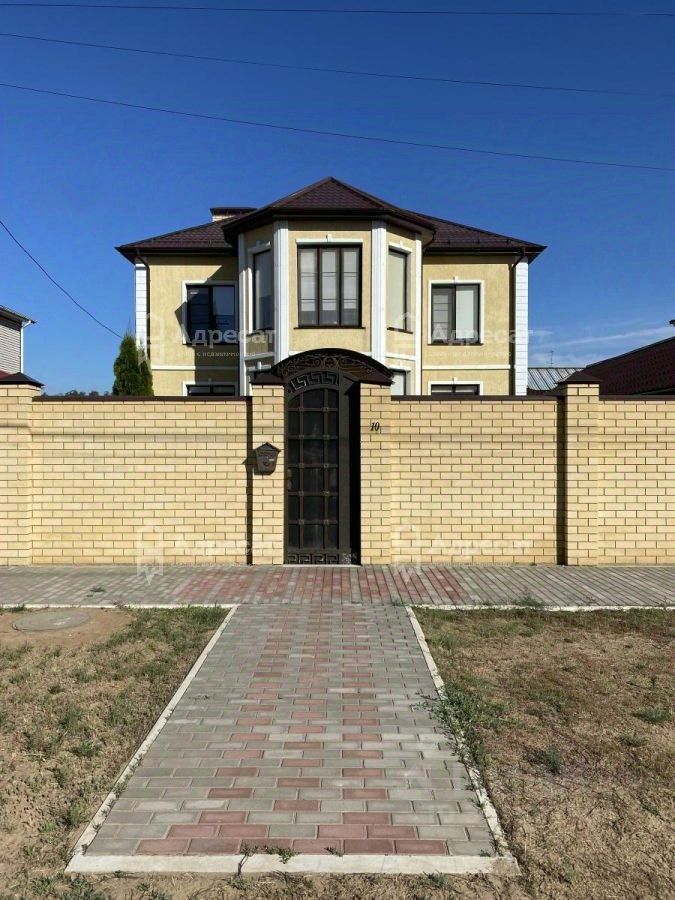 Продается3-этажныйдом,288,7м²