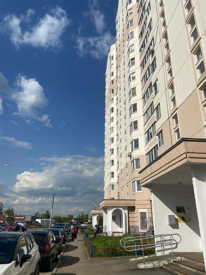 Продажа трёхкомнатной квартиры Чехов, Земская улица 21, цена 4900000 рублей, 202