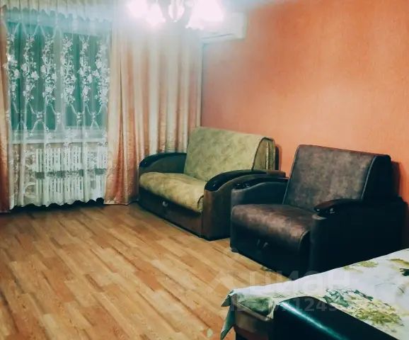 1-комн., 50 м², 1/1 этаж