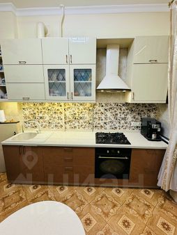 3-комн.кв., 92 м², этаж 3