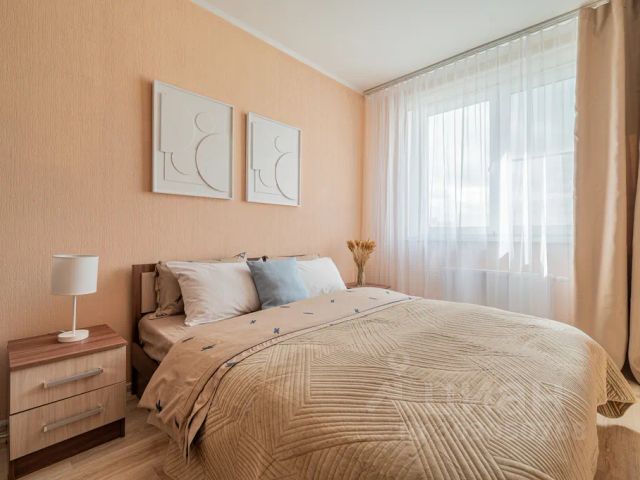 2-комн., 72 м², 2/25 этаж