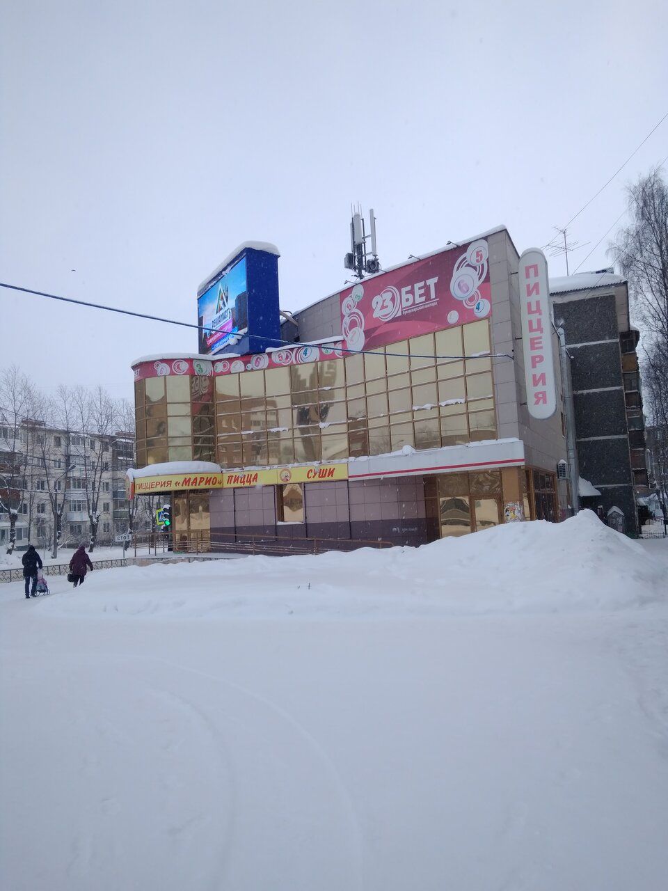 Торговом центре на Октябрьском проспекте, 49/1