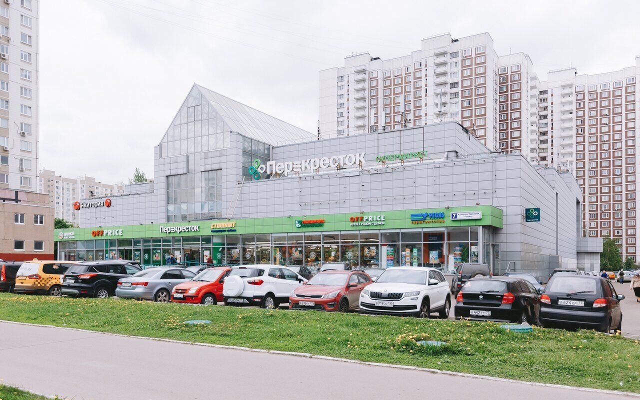 Торговом центре на бульваре Адмирала Ушакова, 7