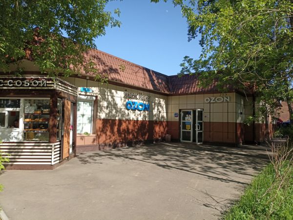 Торговый центр на Московском шоссе, 27Б
