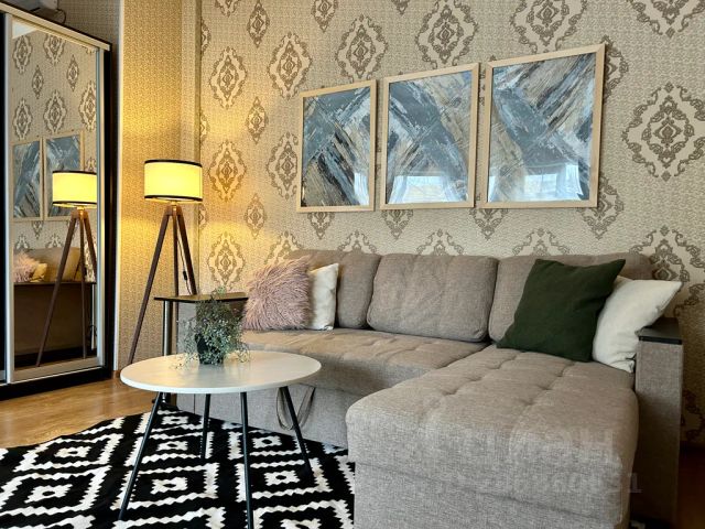 2-комн., 65 м², 1/6 этаж