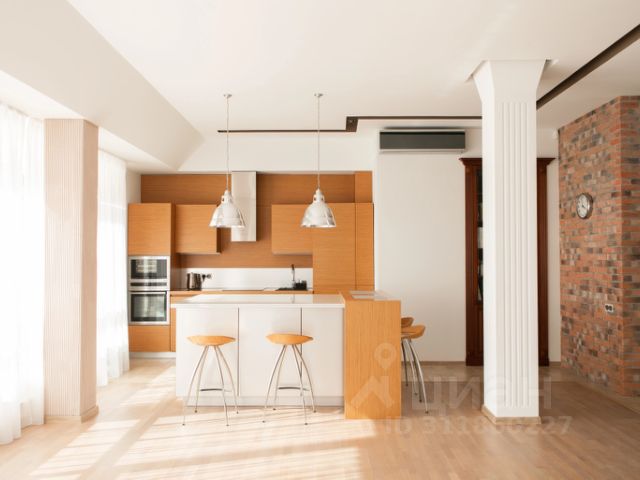 1-комн., 100 м², 1/1 этаж