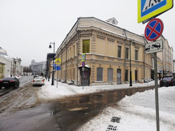 Торгово-офисный комплекс на ул. Солянка, 11/6с1