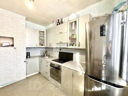 2-комн.кв., 54 м², этаж 1