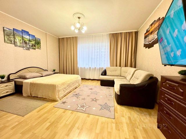 2-комн., 72 м², 1/1 этаж