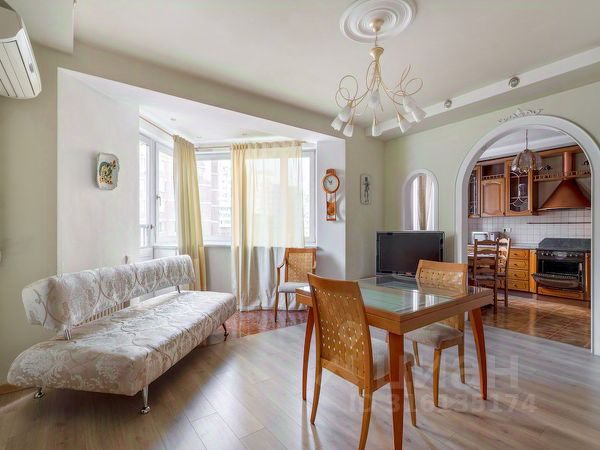 3-комн., 100 м², 4/15 этаж