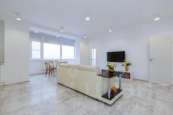 2-комн., 85 м², 21/22 этаж