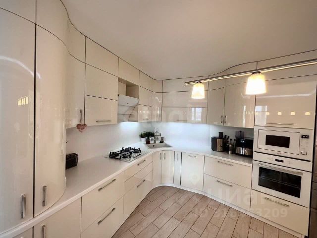 3-комн., 97 м², 2/10 этаж
