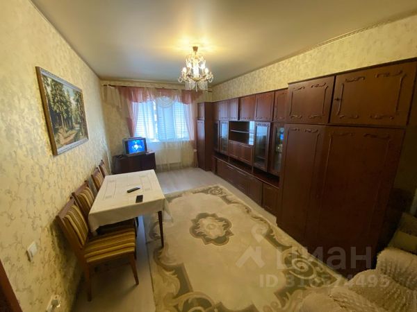 2-комн., 60 м², 1/6 этаж