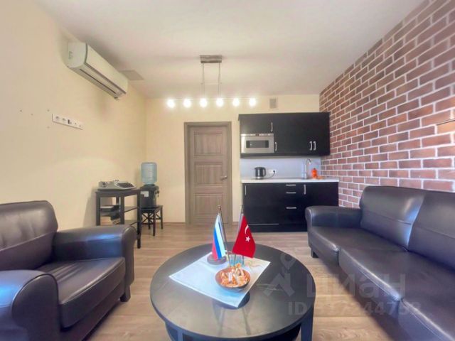 2-комн. апарт., 90 м², 10/22 этаж