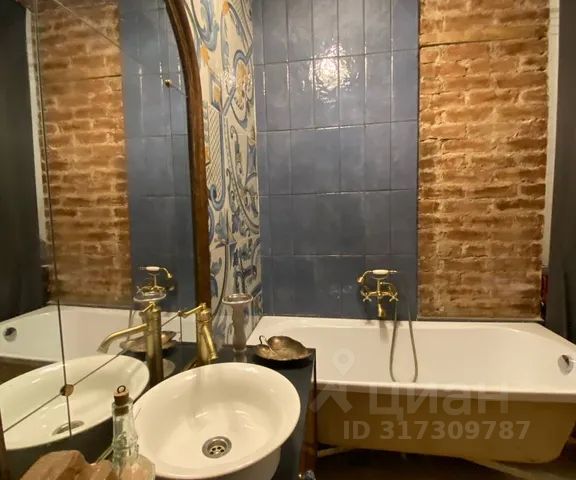 2-комн., 68 м², 3/6 этаж