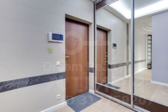 2-комн.кв., 72 м², этаж 7
