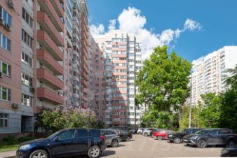 2-комн.кв., 72 м², этаж 7