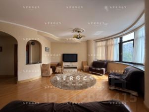 3-комн.кв., 130 м², этаж 4