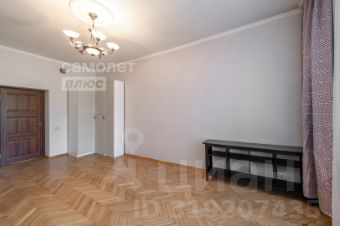 2-комн.кв., 76 м², этаж 2