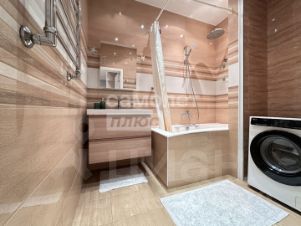 2-комн.кв., 83 м², этаж 4