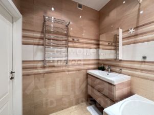 2-комн.кв., 83 м², этаж 4