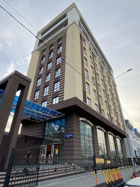 Административное здание на ул. Луначарского, 20