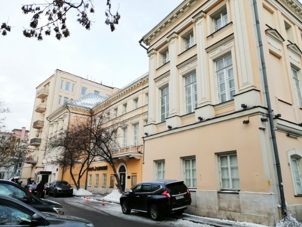 Особняк Дом Брюса