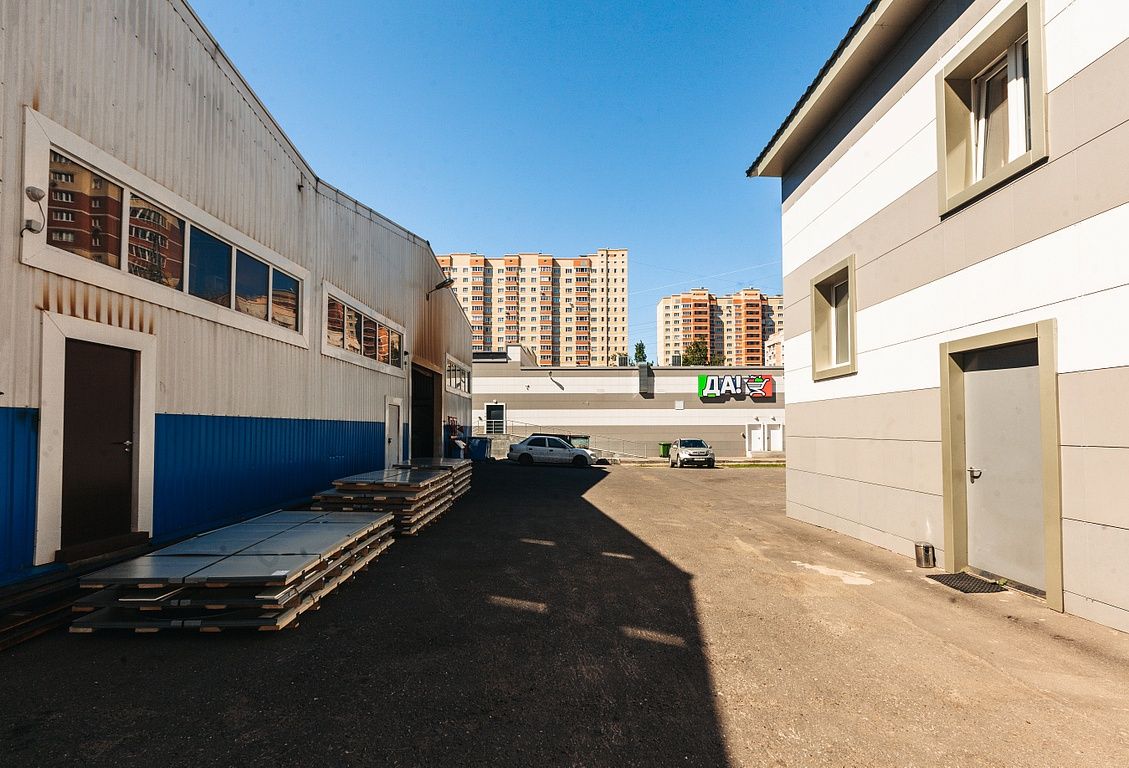 Торговом центре на ул. Горького, 10Ас2