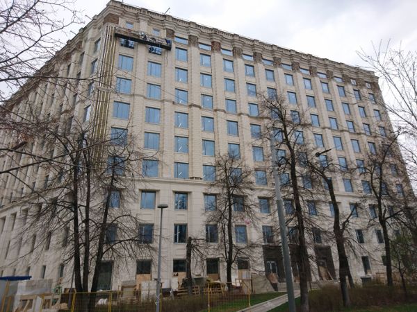 Административное здание на Овчинниковской набережной, 18/1с2