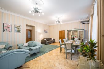 3-комн.кв., 130 м², этаж 3