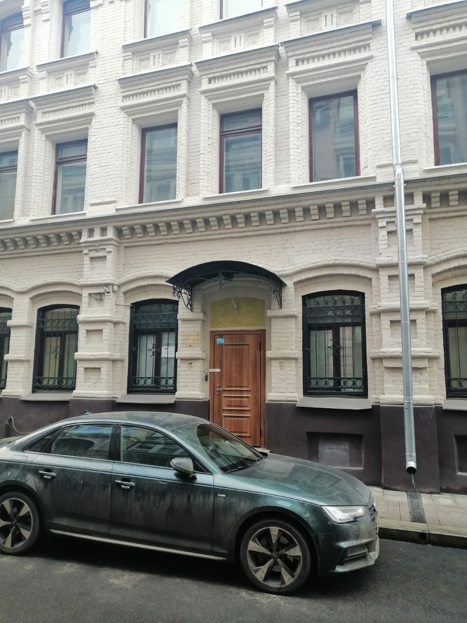 продажа помещений в БЦ в Старопанском переулке, 6