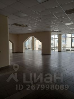 торг. площадь 540 м², этаж 4