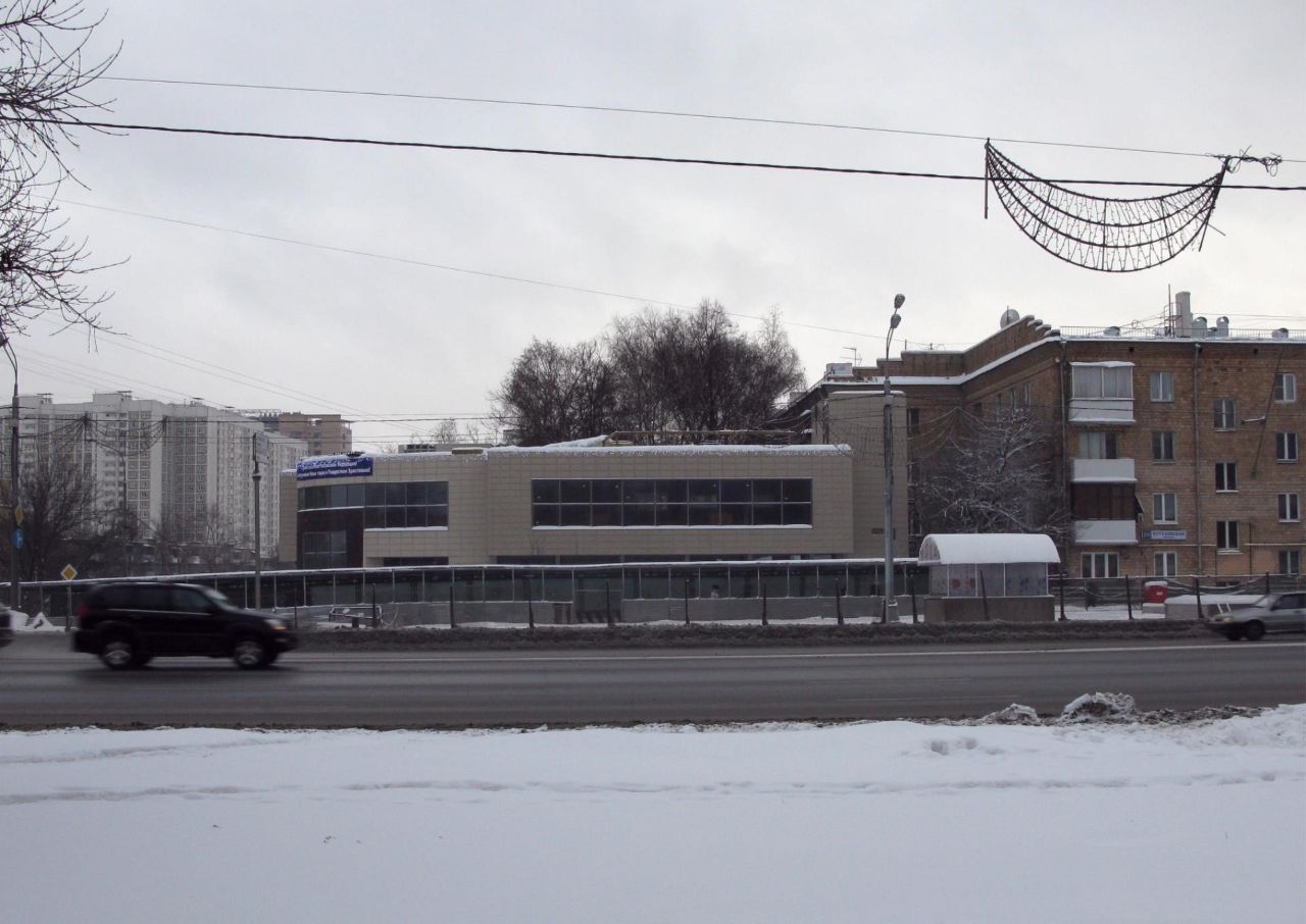 Торговом центре на Кутузовском проспекте, 1Б