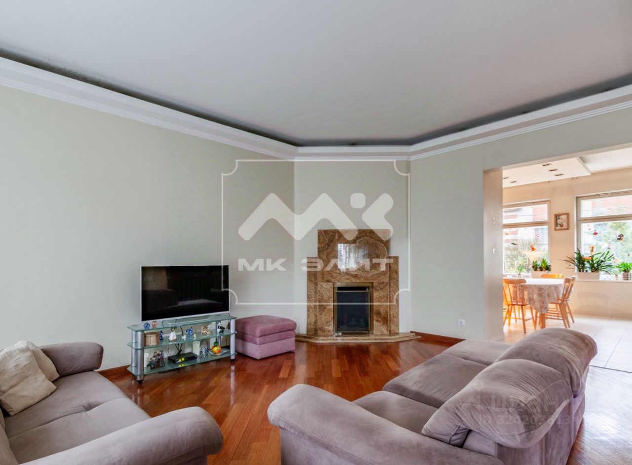 Продается3-этажныйтаунхаус,187,7м²