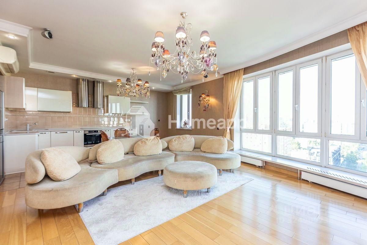 Продается4-комн.квартира,143,1м²