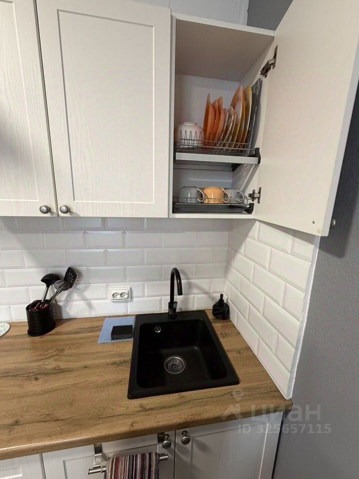 Студия Свердловская область, Екатеринбург ул. Дорожная, 18 (30.0 м²)