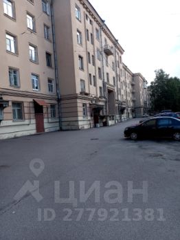 4-комн.кв., 93 м², этаж 3