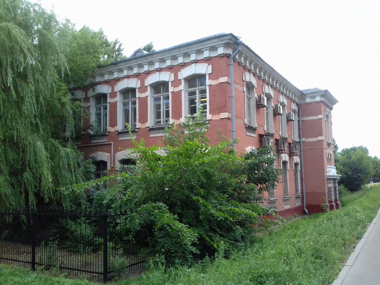 аренда помещений в БЦ на ул. Верхние Поля, 16