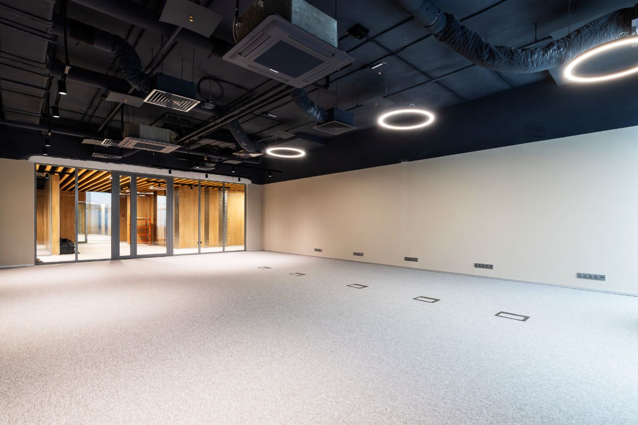 продажа помещений в БЦ Лихачева 8