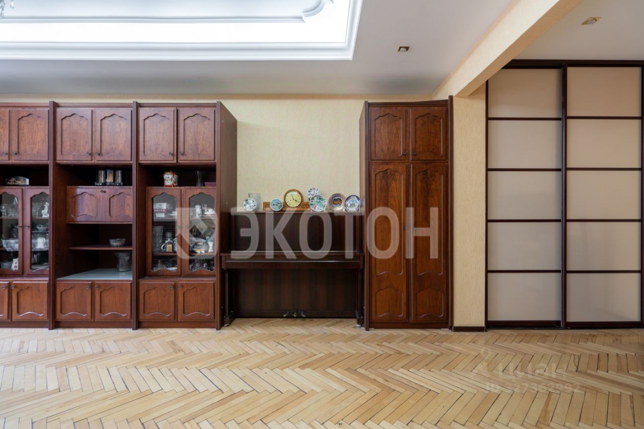 3-комн. кв., р-н Центральный, Санкт-Петербург