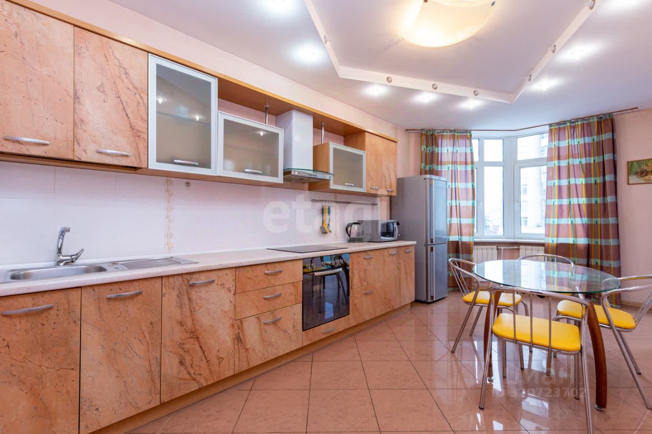 3-комн. кв., р-н Центр, Екатеринбург