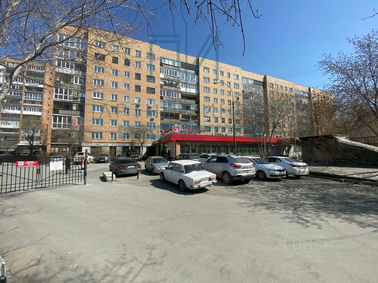 Торговая площадь, р-н Железнодорожный