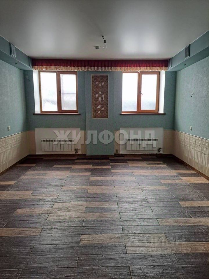 Торговая площадь, р-н Калининский, Новосибирск