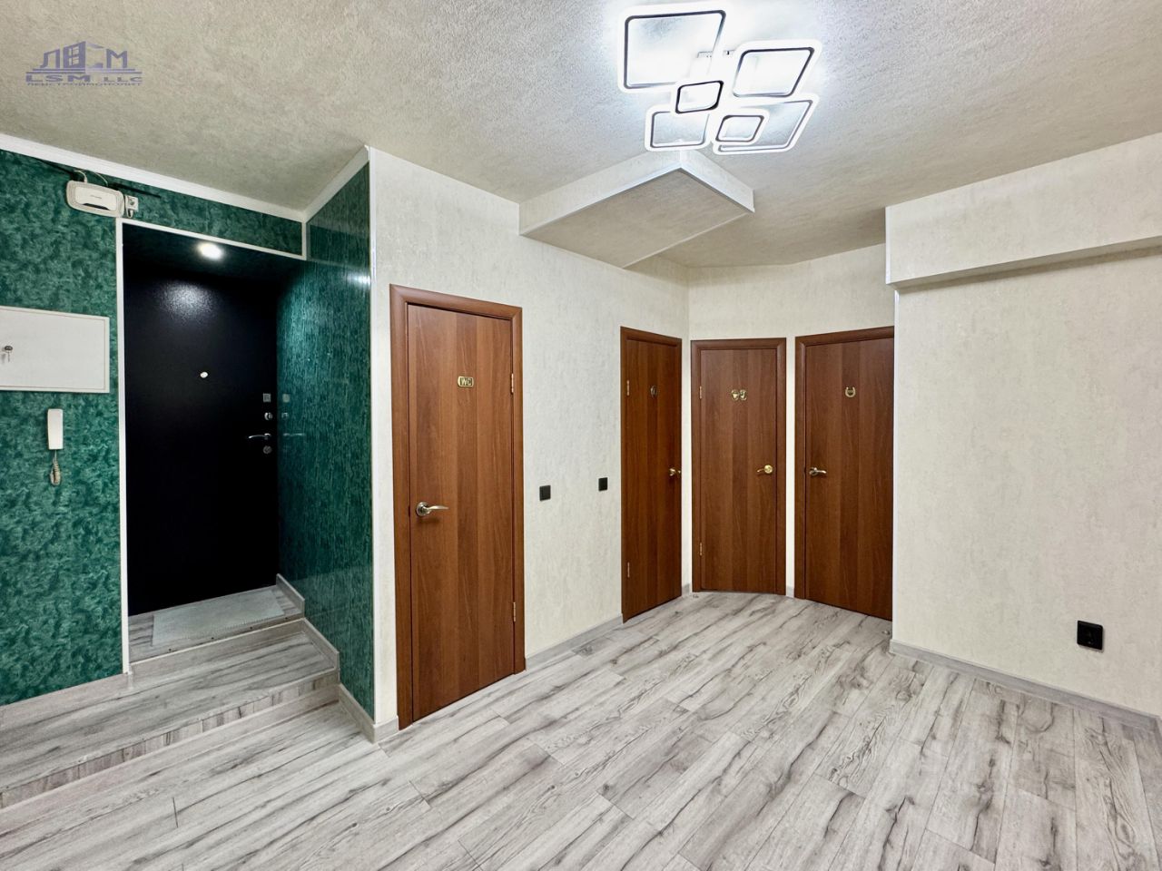 Торговая площадь, р-н Центральный