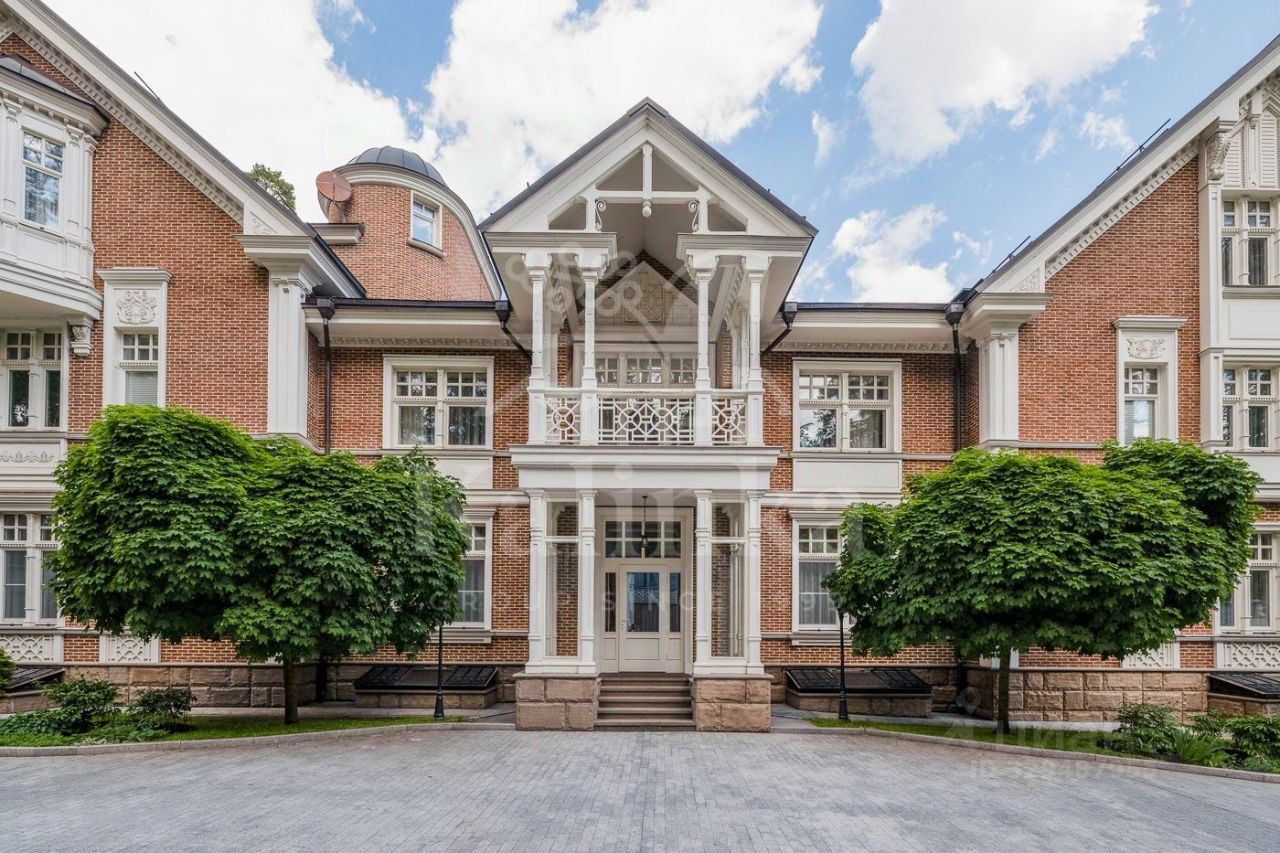 Продается3-этажныйдом,1646м²