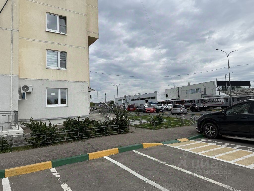 Предлагается к продаже стильное коммерческое помещение в престижном новом микрорайоне. Помещение нах - Więcej